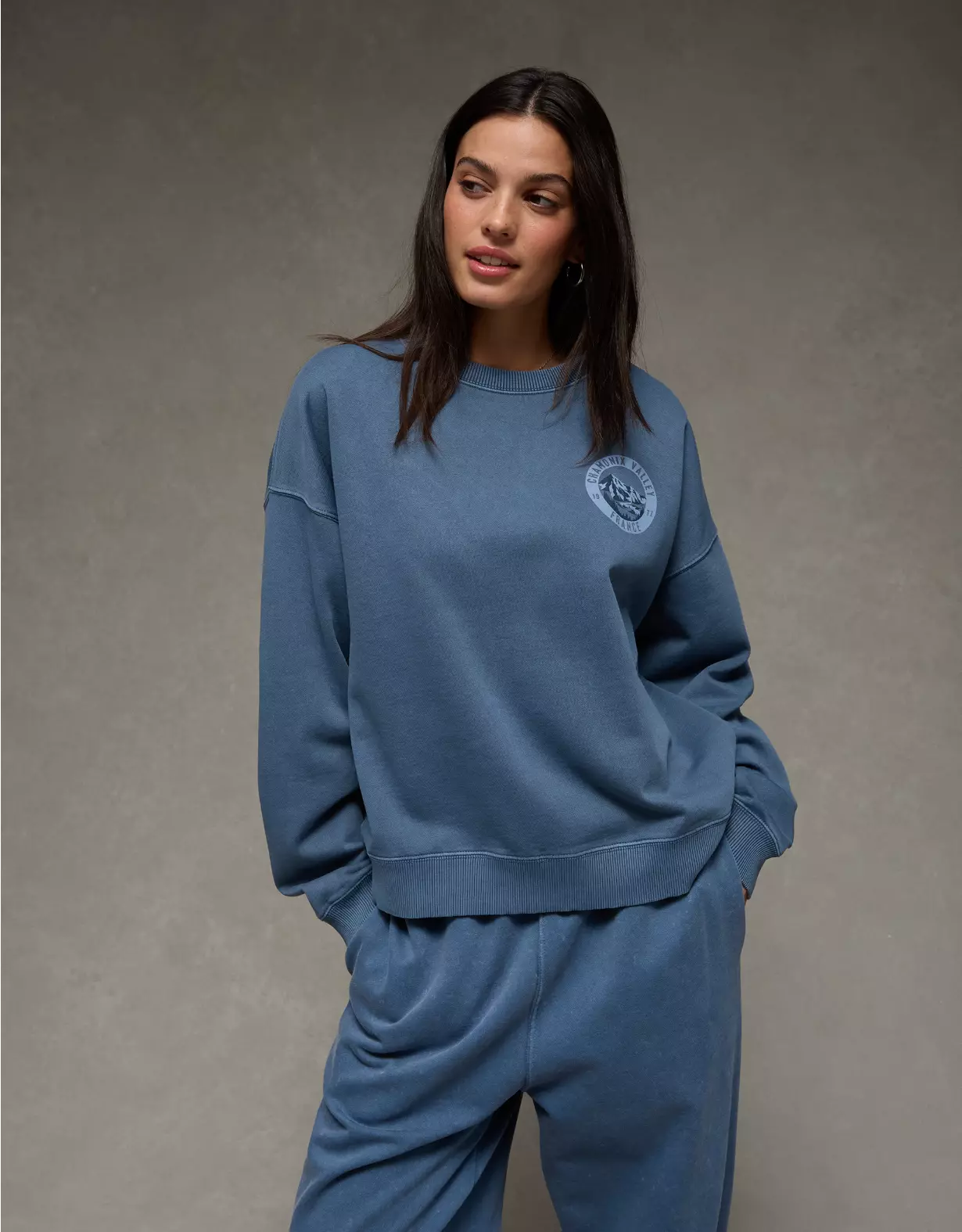 AE Relaxed Graphic Sweatshirt