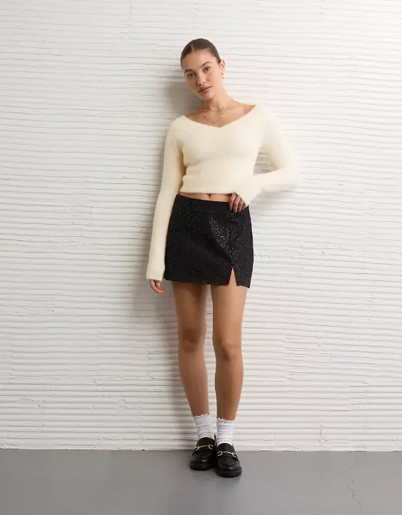 AE V-Neck Sweater - Image 5