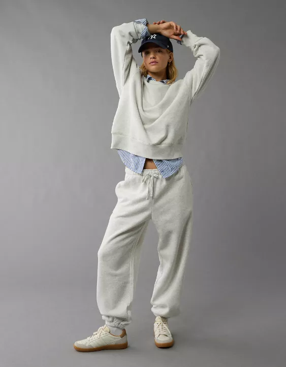AE Everyday Luxe Sweatpant - Image 6