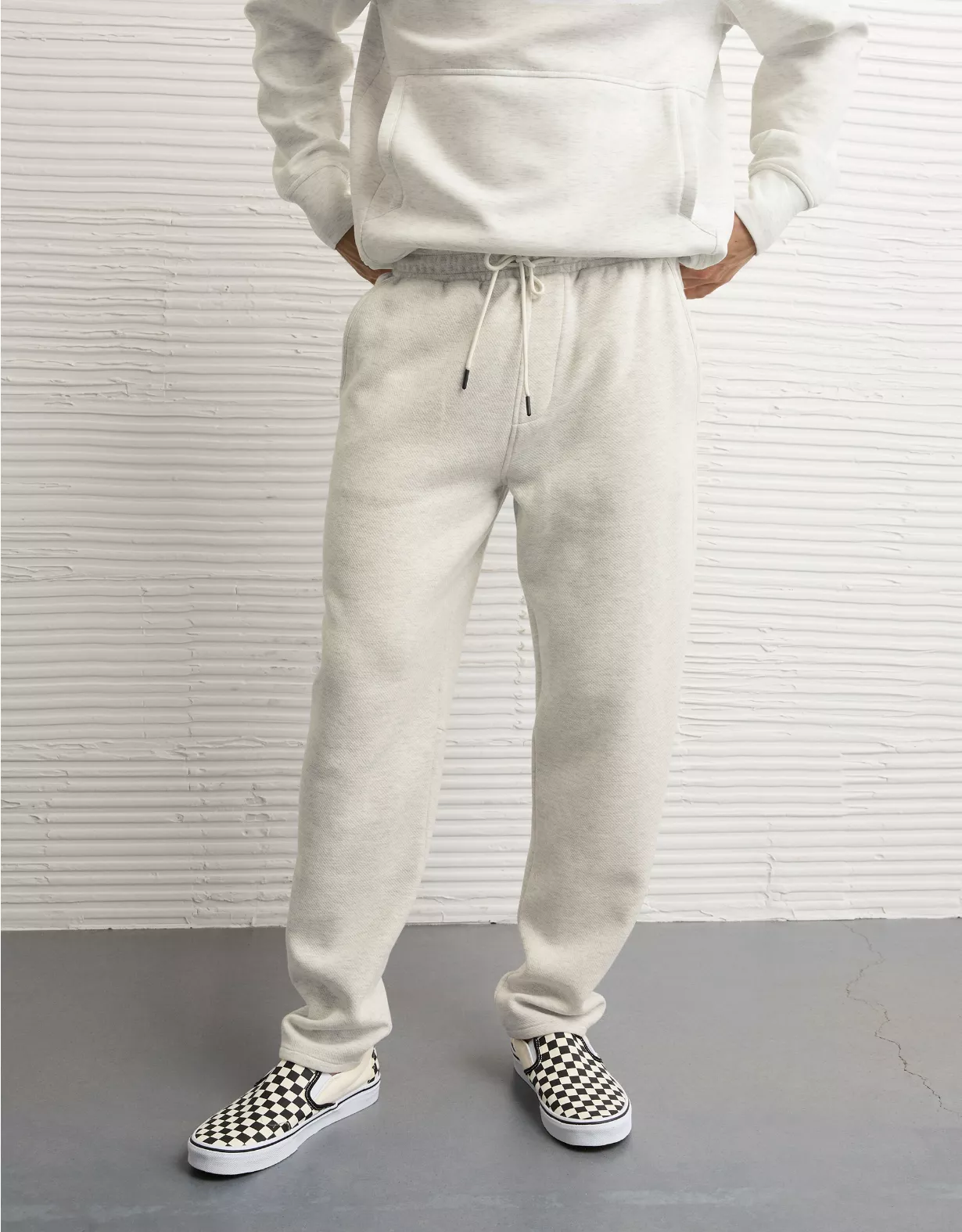 AE 24/7 Relaxed Open-Hem Pant