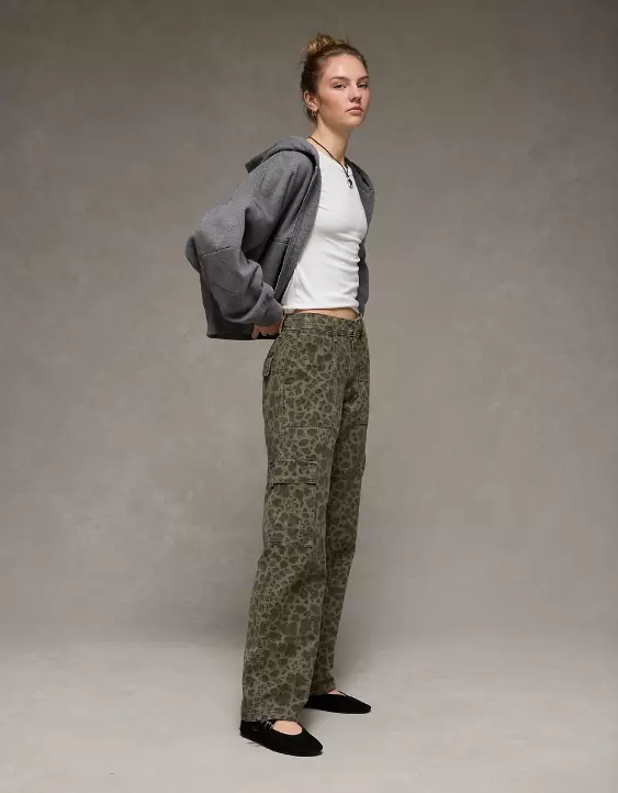 AE Low-Rise Baggy Straight Cargo Pant - Image 7