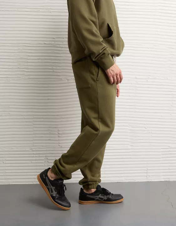 AE Laidback Luxe Heavyweight Sweatpant - Image 5